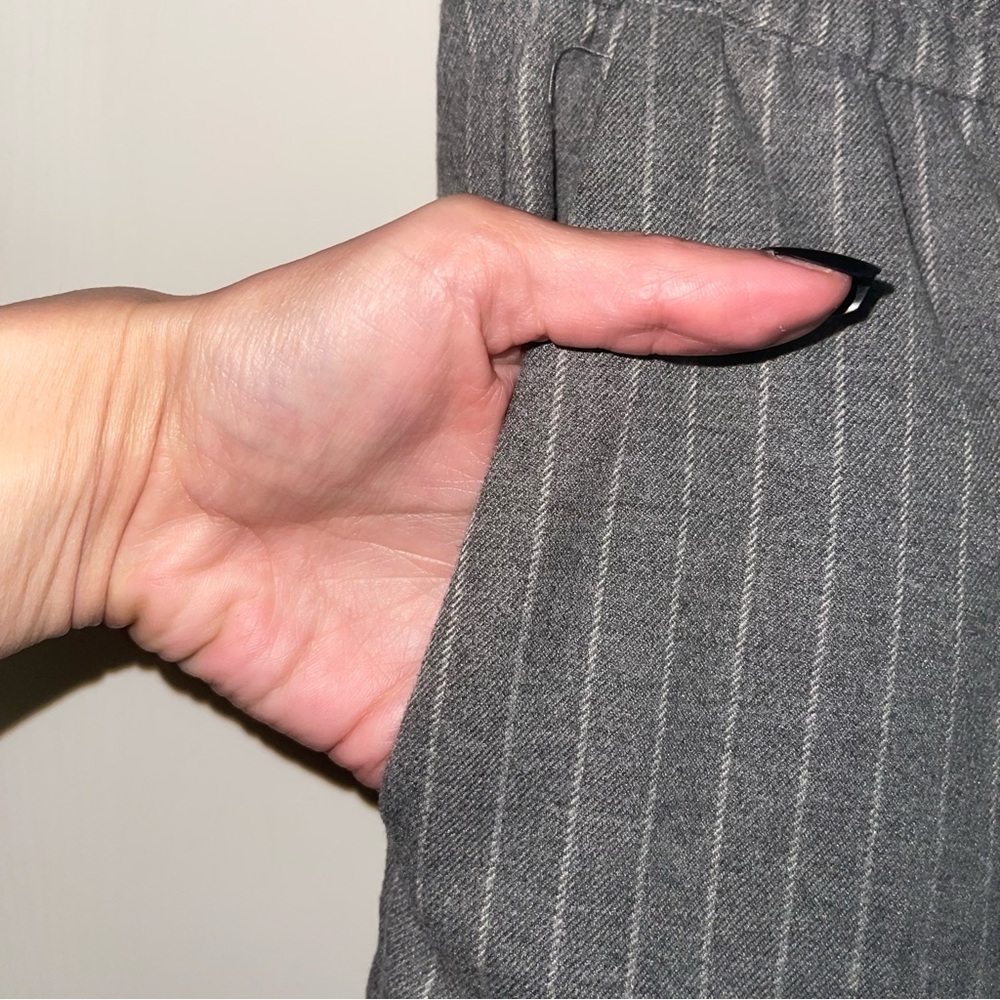 H&M Woman’s Grey & White Pin Stripe Stretchy Drawstring Straight Leg Dress Pants - Picture 2 of 9